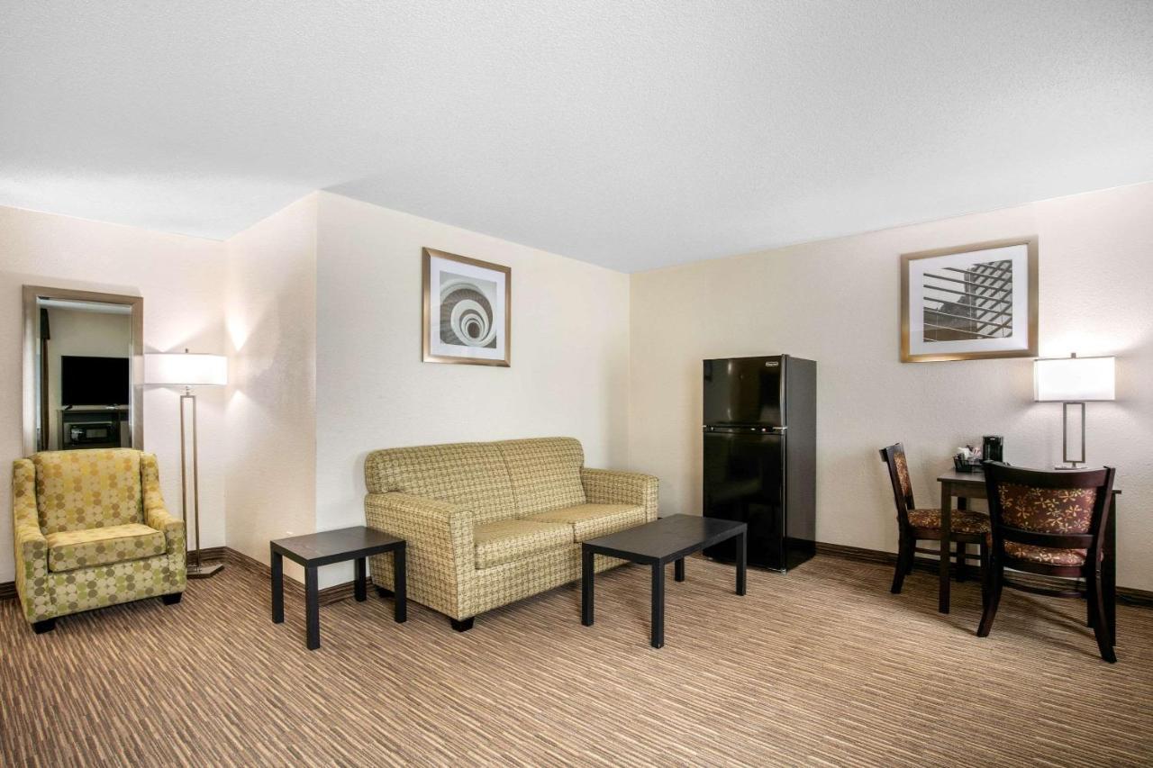 Quality Inn & Suites Metropolis I-24 Zewnętrze zdjęcie